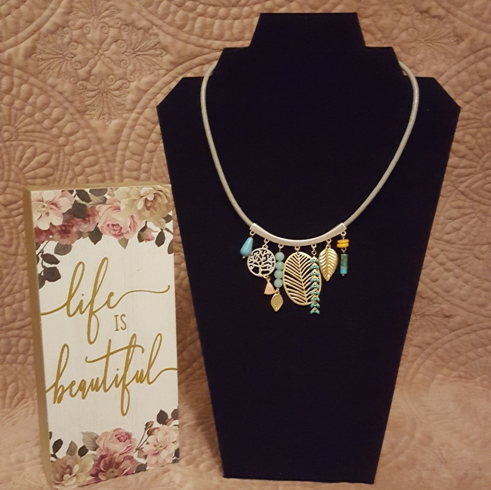 NEW Simply Necklace